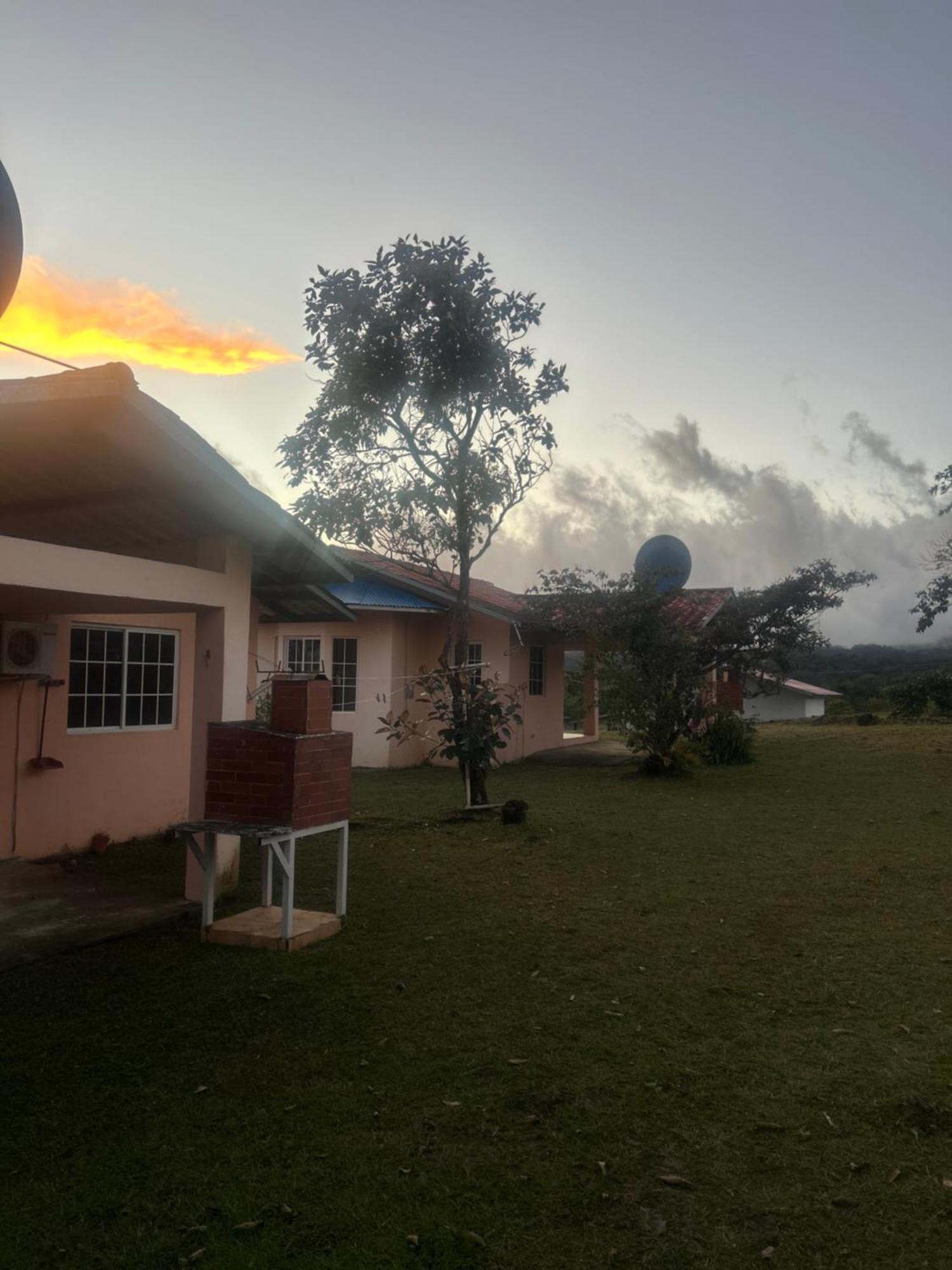 Linda Vista Cabins Бокете Экстерьер фото